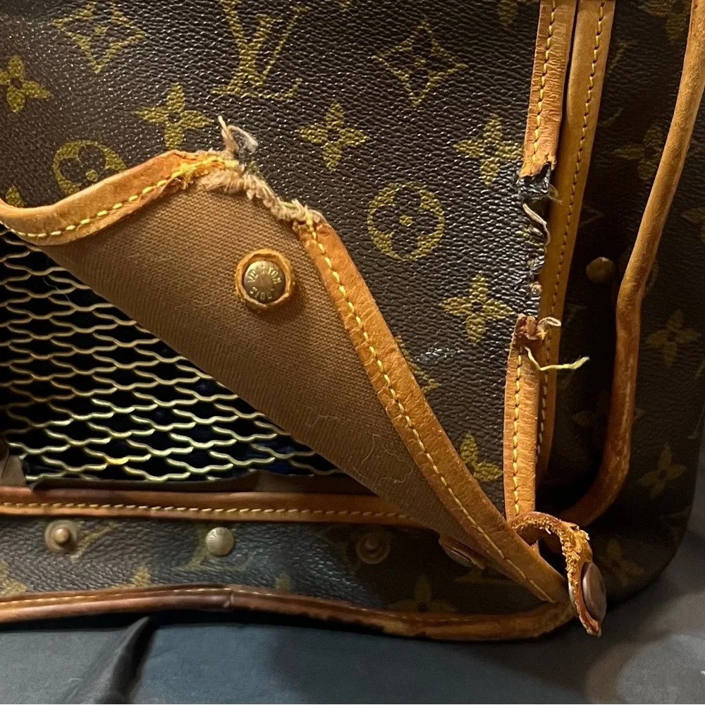 100 % authentic Louis Vuitton Sac Chien 40 pet carrier